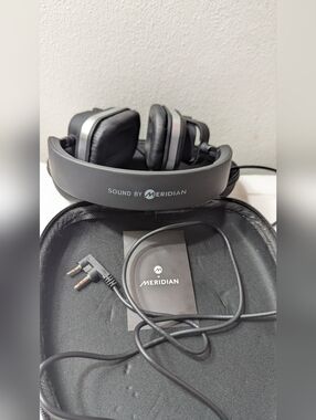 Meridian Headphones British Airways Over Ear Head phones  2 Pin Connector